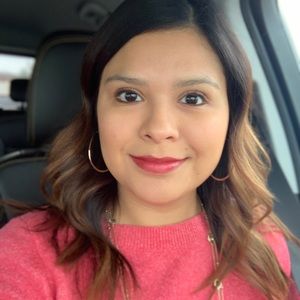 Meet your Posher, Esmeralda